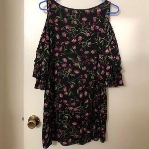 ✨ ZARA Black Ruffle Sleeve Floral Dress